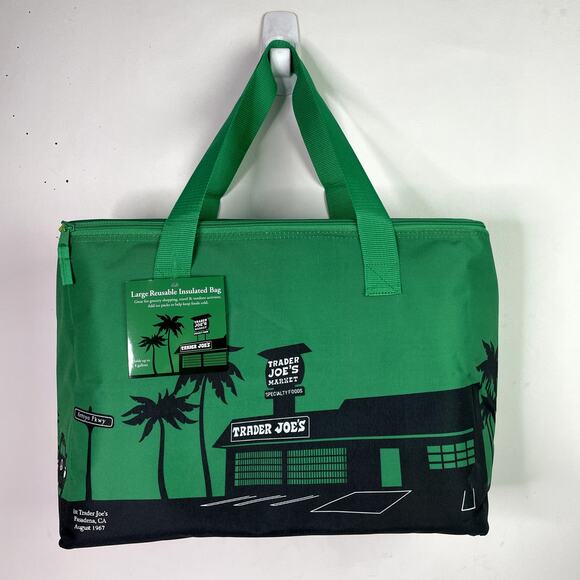 Trader Joe’s Large Reusable Insulated Cooler Bag Shopping Tote — Christmas Green - Picture 1 of 12